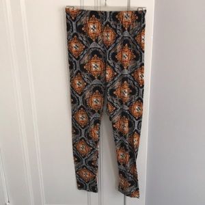 Patterned leggings